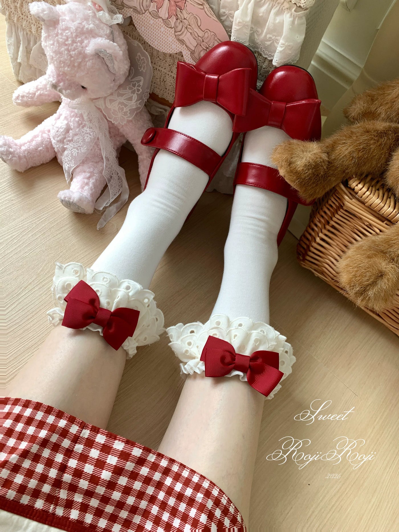 roji roji - Rose Tea Party - Cotton Mid-Calf Socks with Lace Cuffs and Bows - product detail
