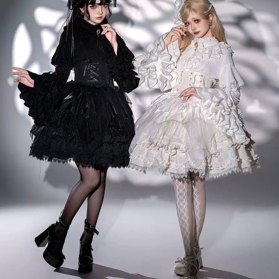 Sweetheart Dream Machine - Vintage Court Gothic - Hime-Sleeve Blouse with a Ruffled Bib