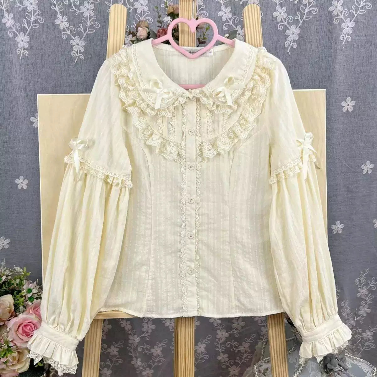 Sweetheart Dream Machine - Lace Collar - Cotton blouse with a Peter Pan collar