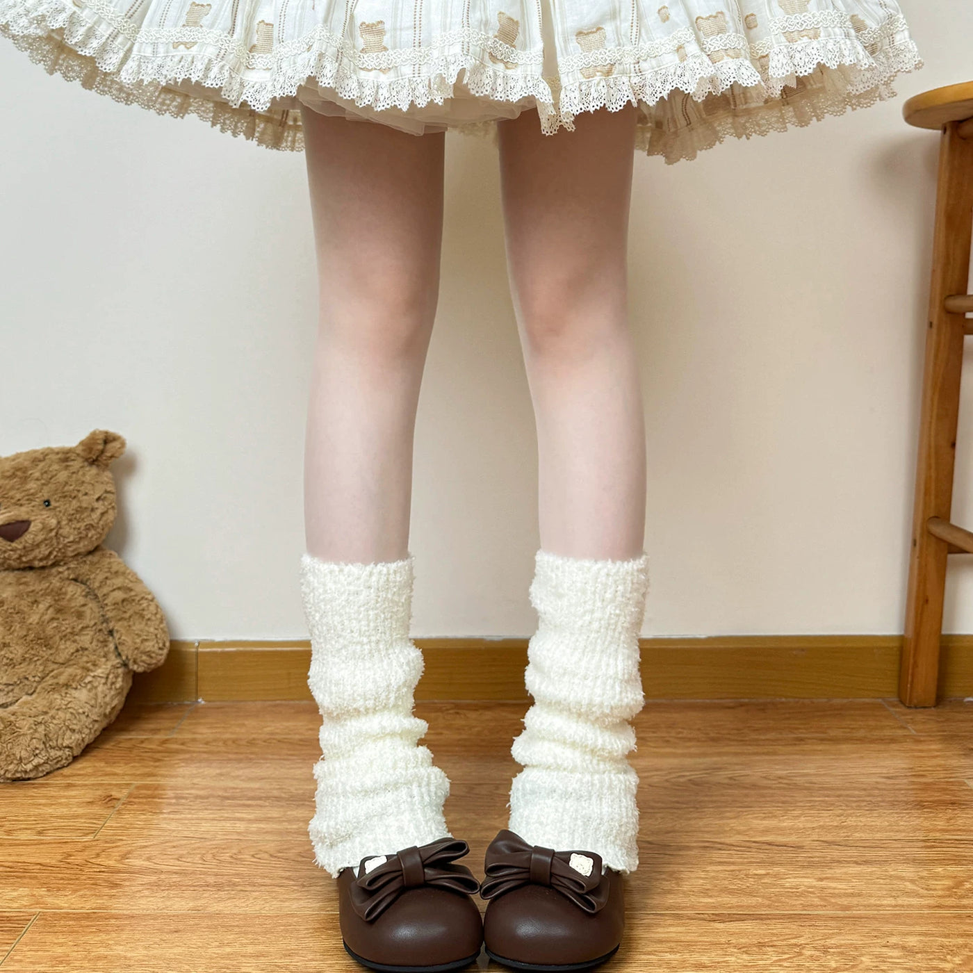 Ivory slouch leg warmers worn with a Lolita skirt and Mary Jane shoes