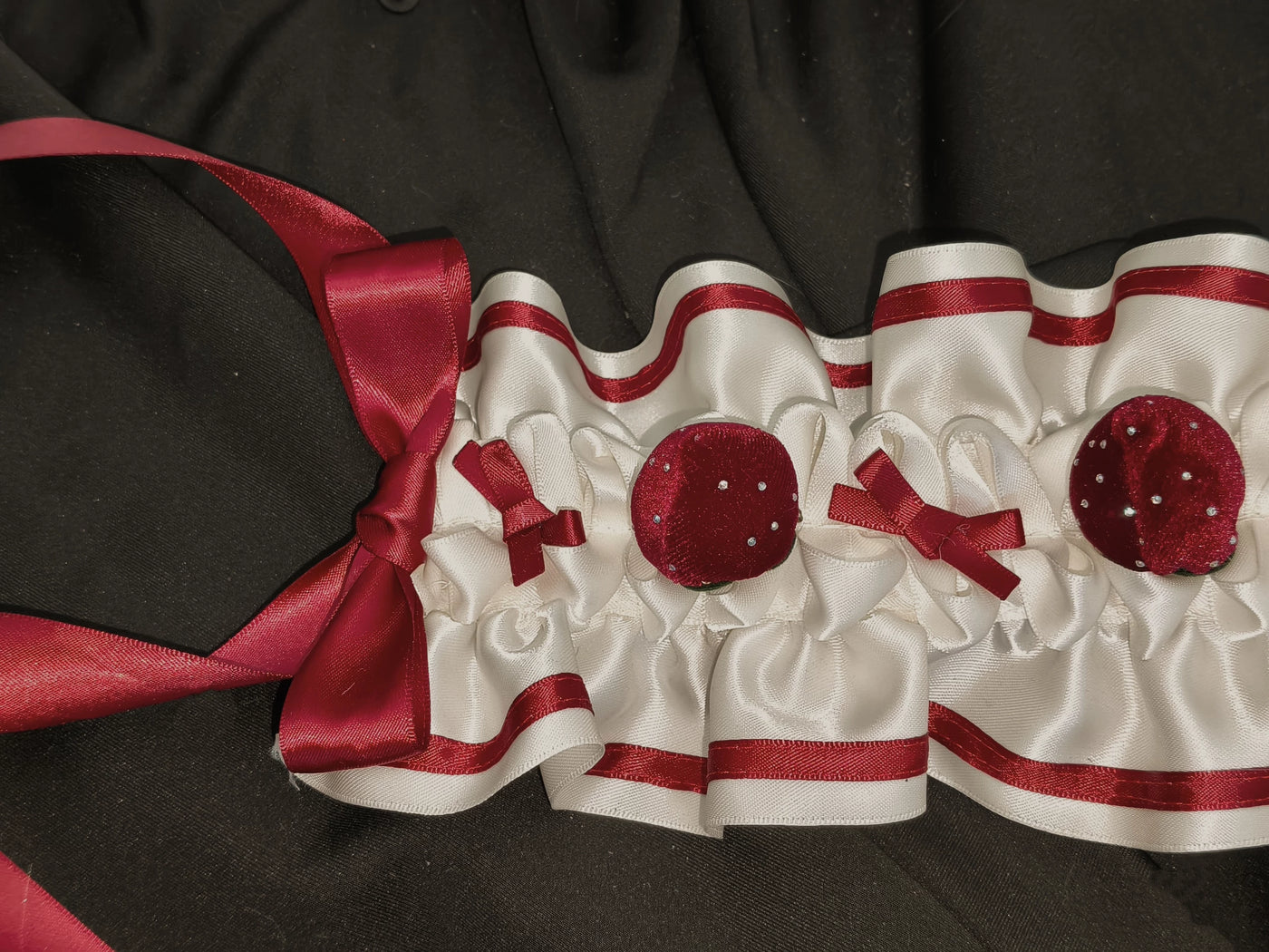 Dokisuru - Strawberry Cake - Strawberry hairband with layered ruffles and red trim