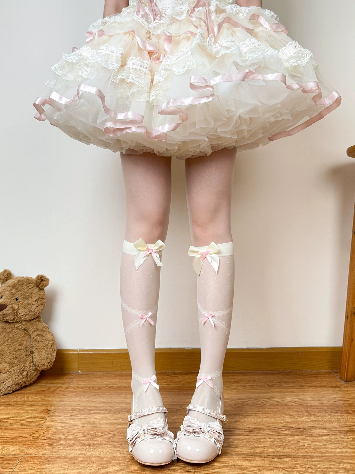 Chubby Bear Tales - Love Letter Ballet - Mid-Calf Socks with Lace and Bow Details