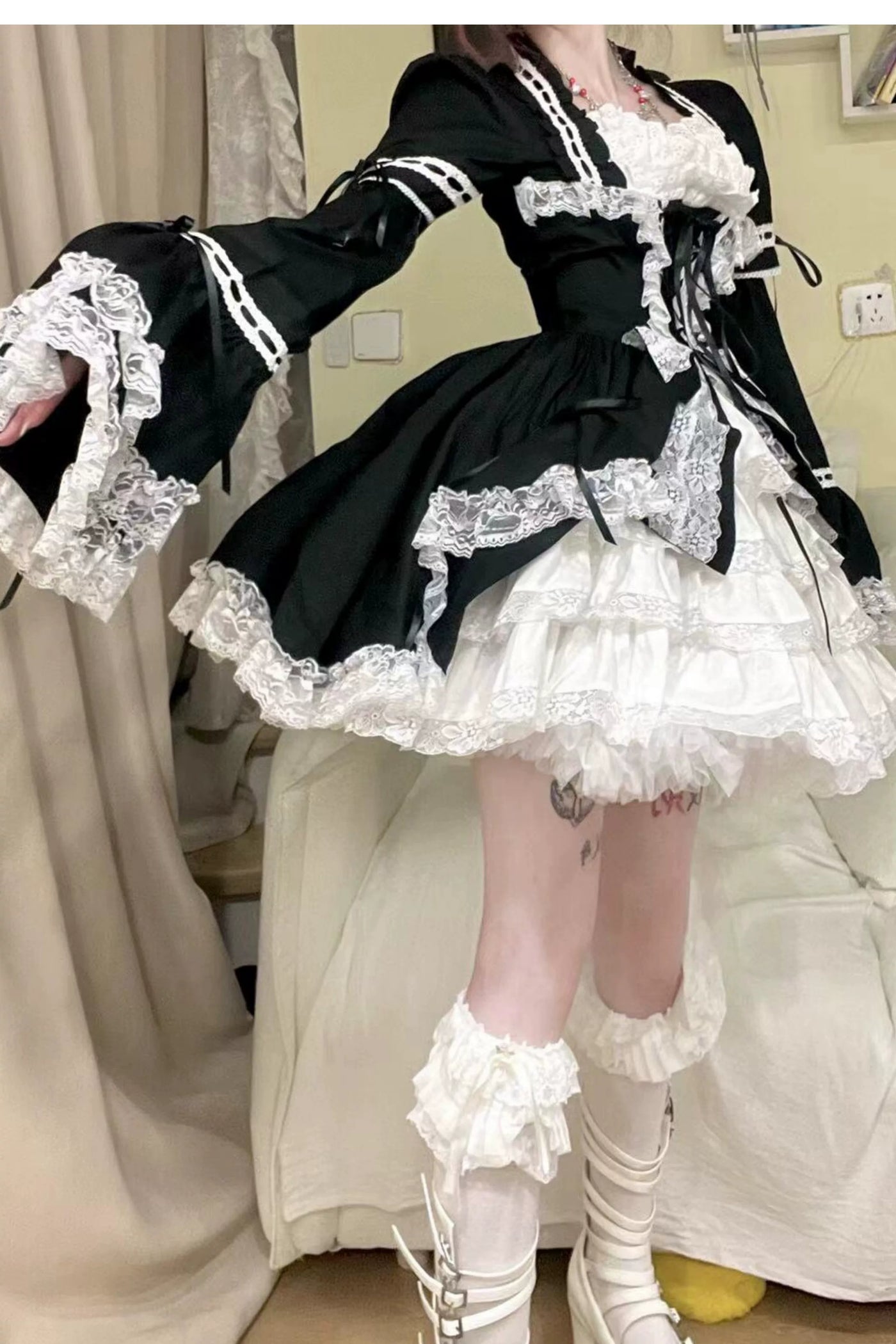 LACE GARDEN - Miss Rila - OP Dress with Hime Sleeves