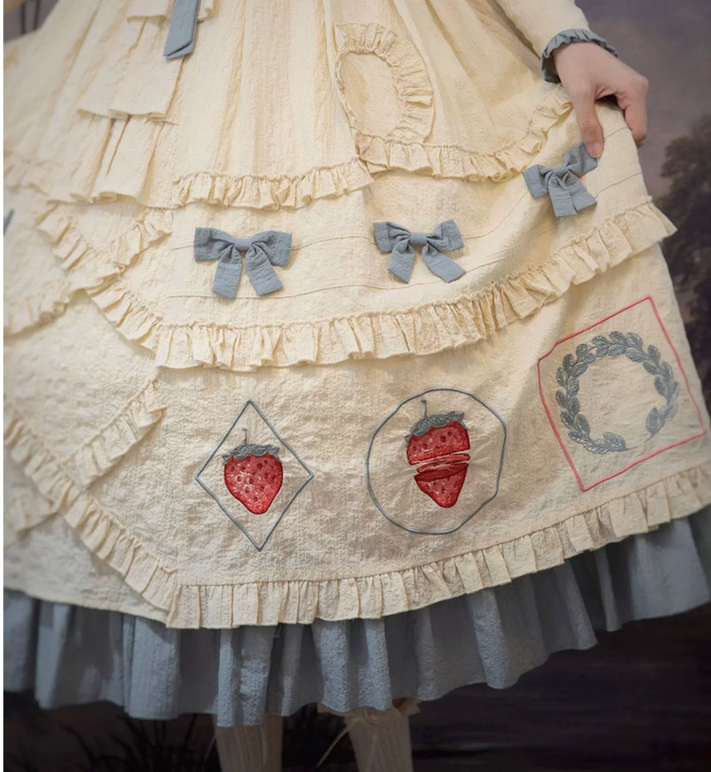 Baozi Pig - Strawberry Jam - Long-Sleeve OP with Red Strawberry Motifs and Blue-Grey Ruffles