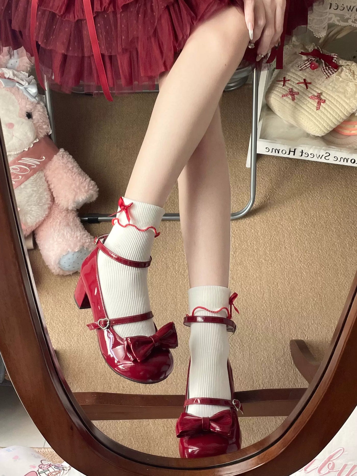 Fantasy Doll - Japanese Sweet Style - Lettuce-Edge Mid-Calf Socks with Bows