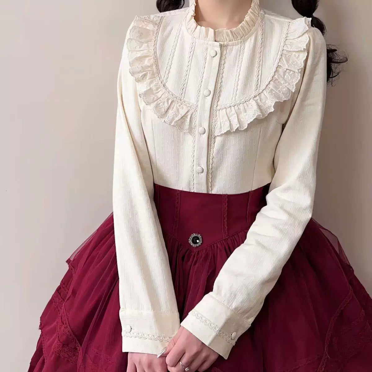 Sweetheart Dream Machine - Heiress Collar - Long-sleeve blouse with a ruffled lace collar