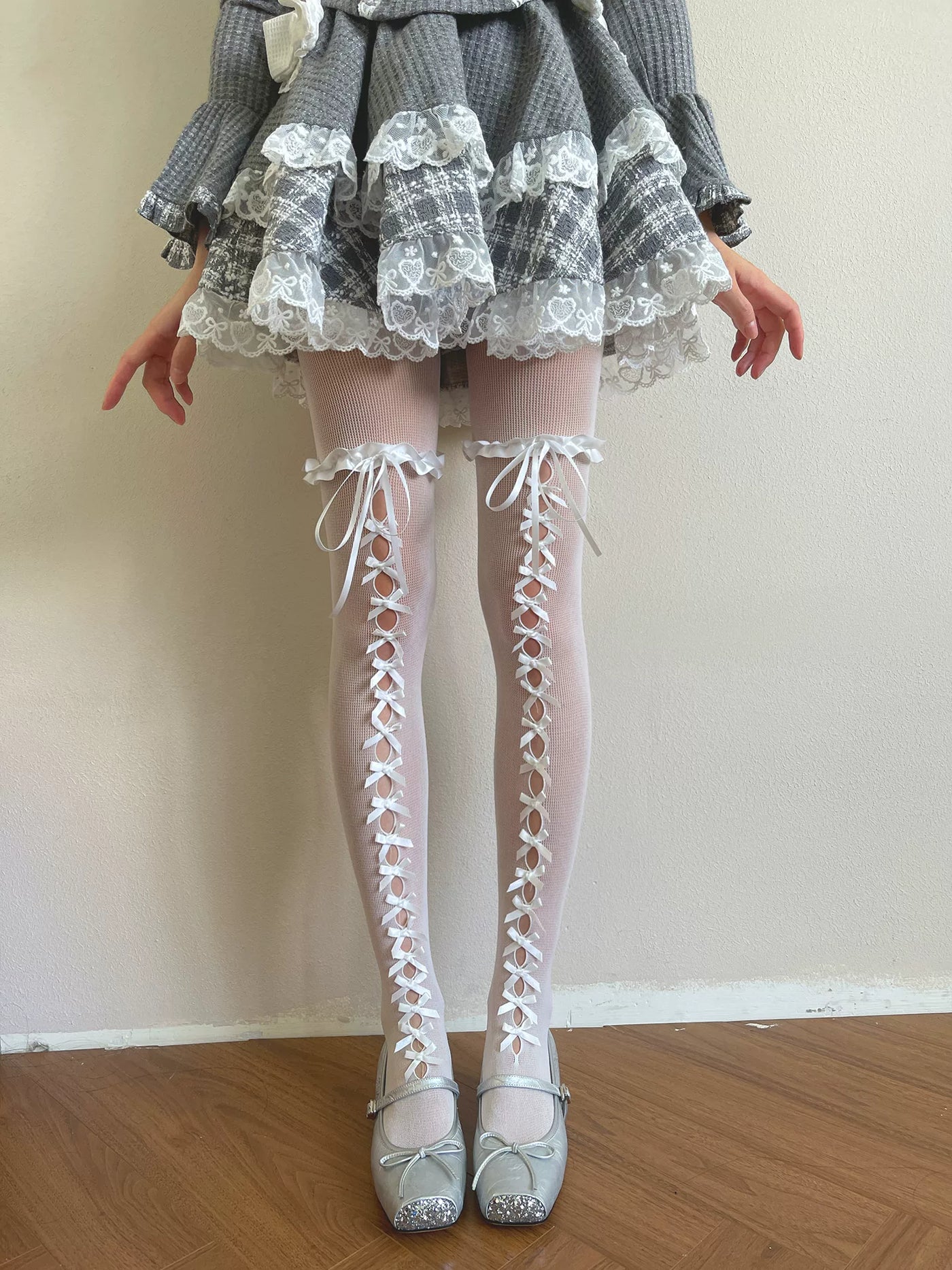 Sock Noble - Sweet-Cool Lace-Up - Openwork Tights with Satin Trim