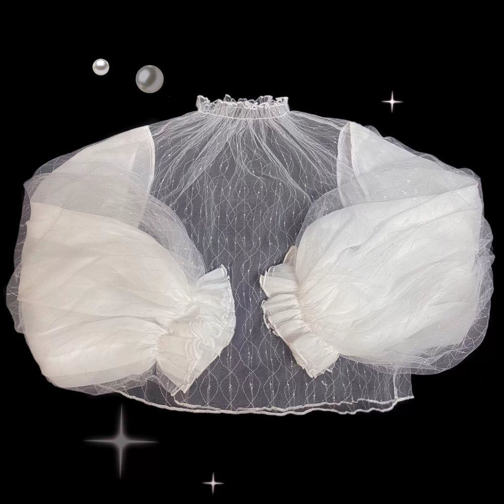 Sweetheart Dream Machine white mesh inner layer with lantern sleeves