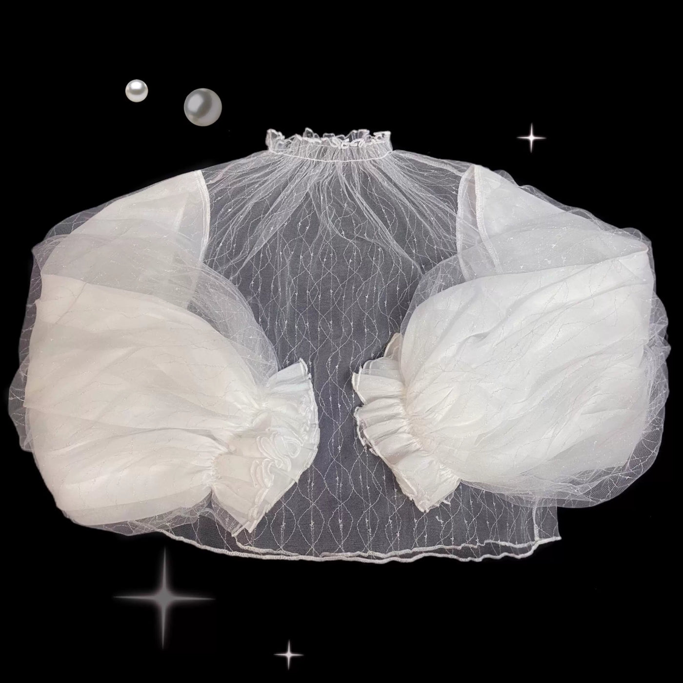 Sweetheart Dream Machine white mesh inner layer with lantern sleeves