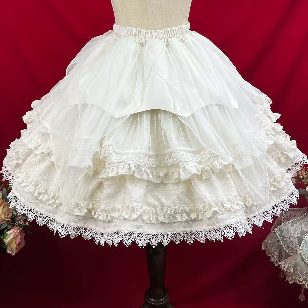 Sweetheart Dream Machine - Vintage Court Gothic - Hime-Sleeve Blouse with a Ruffled Bib