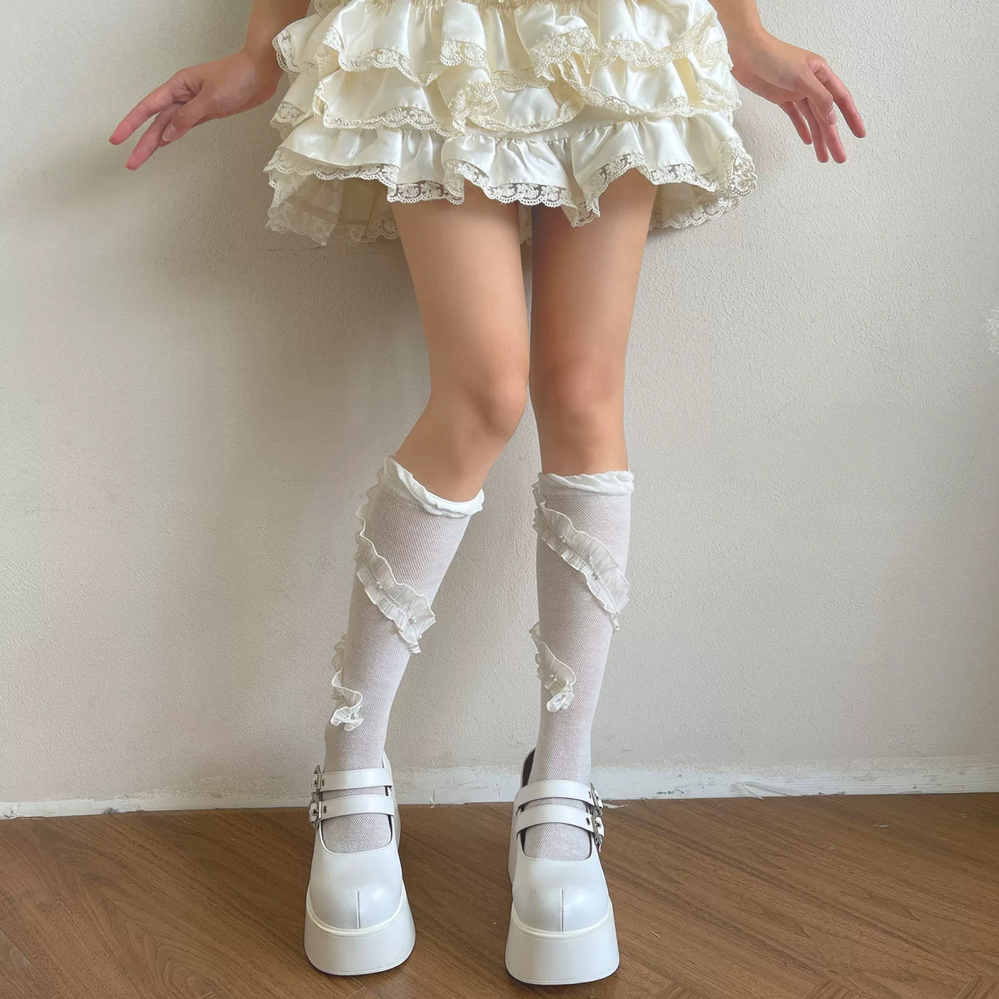 Sock Noble - French Ruffle - Pearl-Trimmed Scrunch Socks