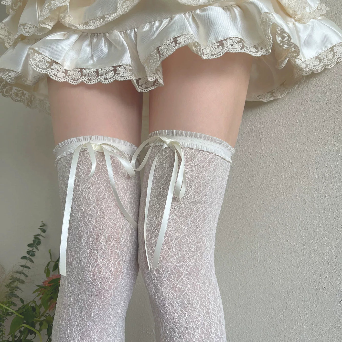Sock Noble - Korean Bubble Lace - Over-the-Knee Stockings with Ribbon Bows