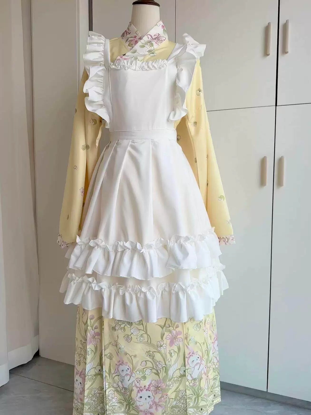 Creamy - Hanfu Fusion - Yellow Top and Mamian Skirt Set with Pipa Sleeves