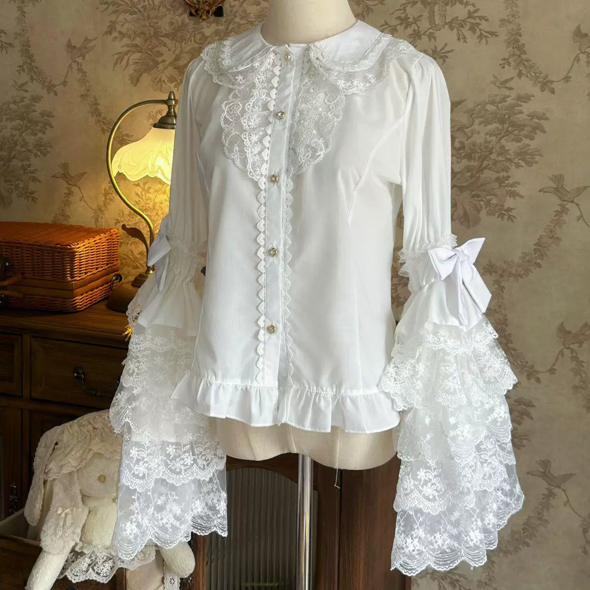 Sweetheart Dream Machine - Antique Doll - Lace-Trim Hime-Sleeve Blouse