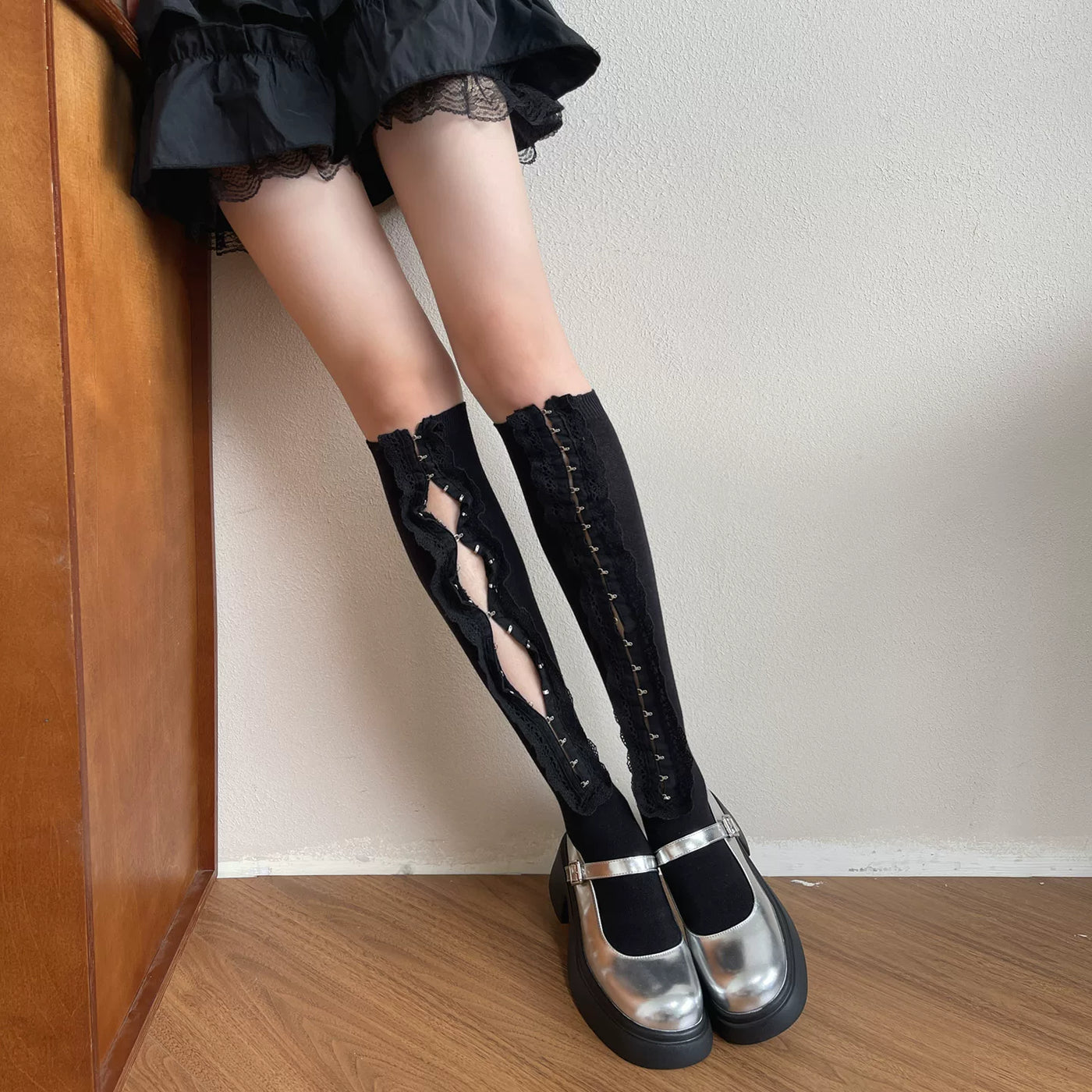 Sock Noble - Openwork Fastener - Socks with Lace-Trimmed Front Panels