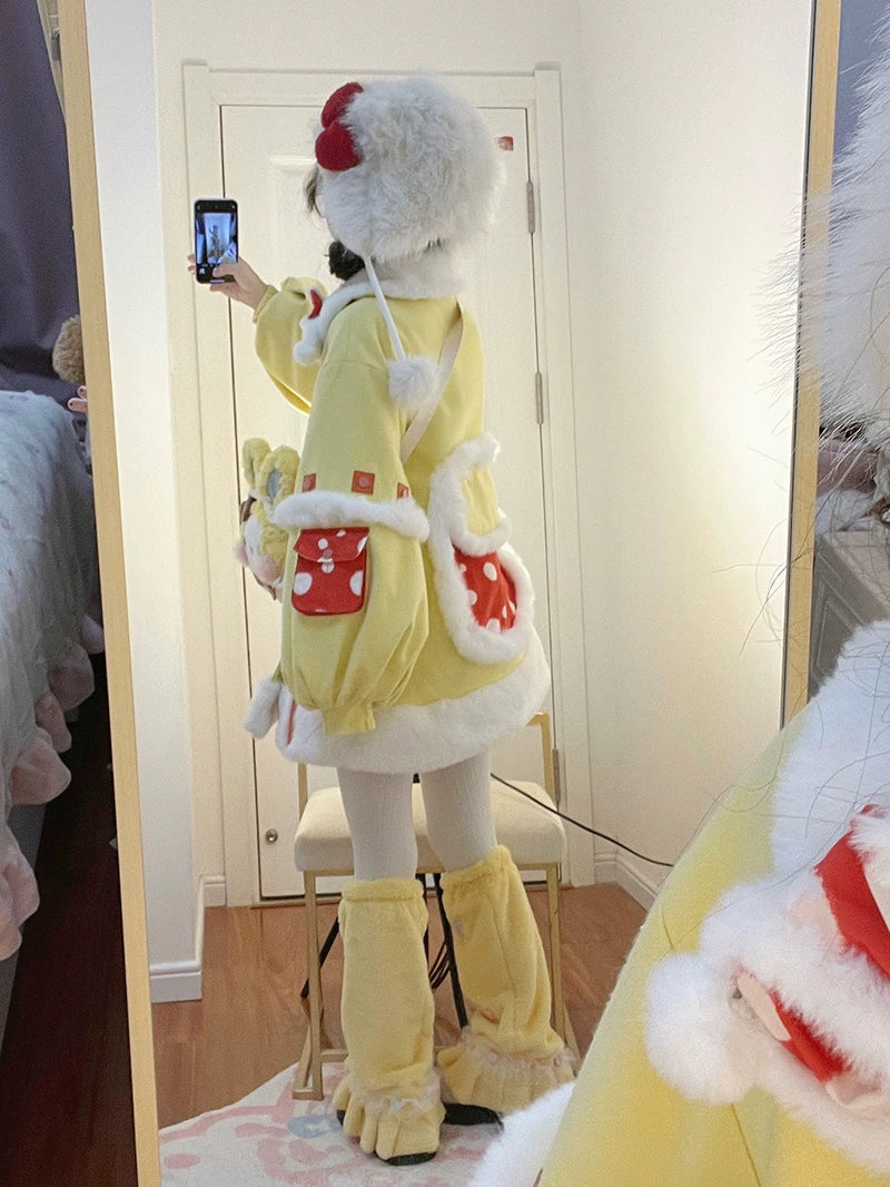 Baozi Pig - Mushroom House - Yellow padded jacket with mushroom-house embroidery