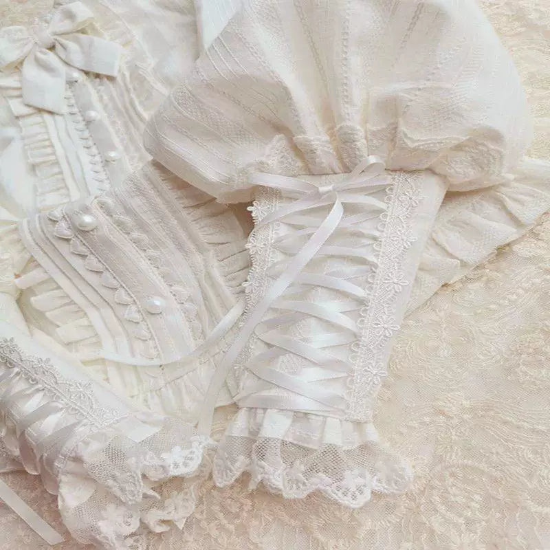 Sweetheart Dream Machine - Classical Lace - Blouse with leg-of-mutton sleeves and ruffled lace trim