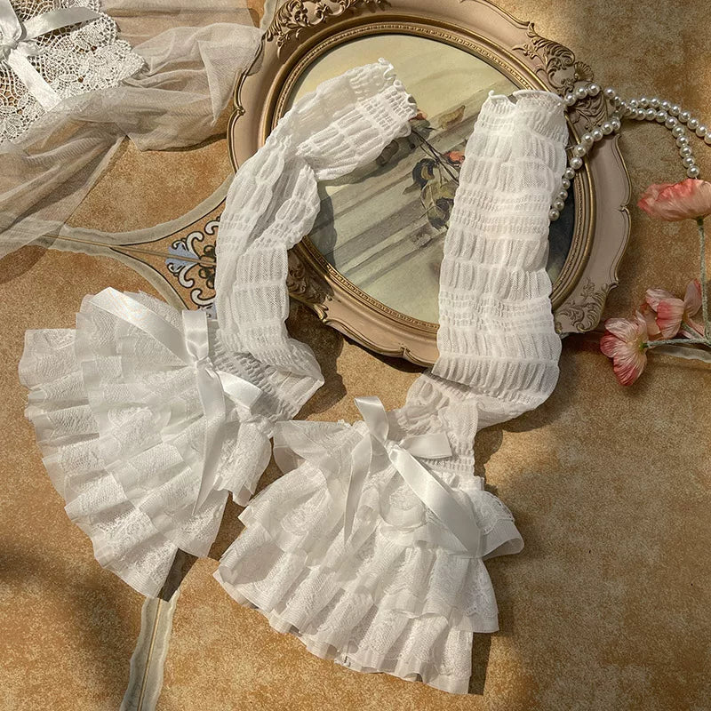 Sock Noble white pleated mesh sock covers with large bows