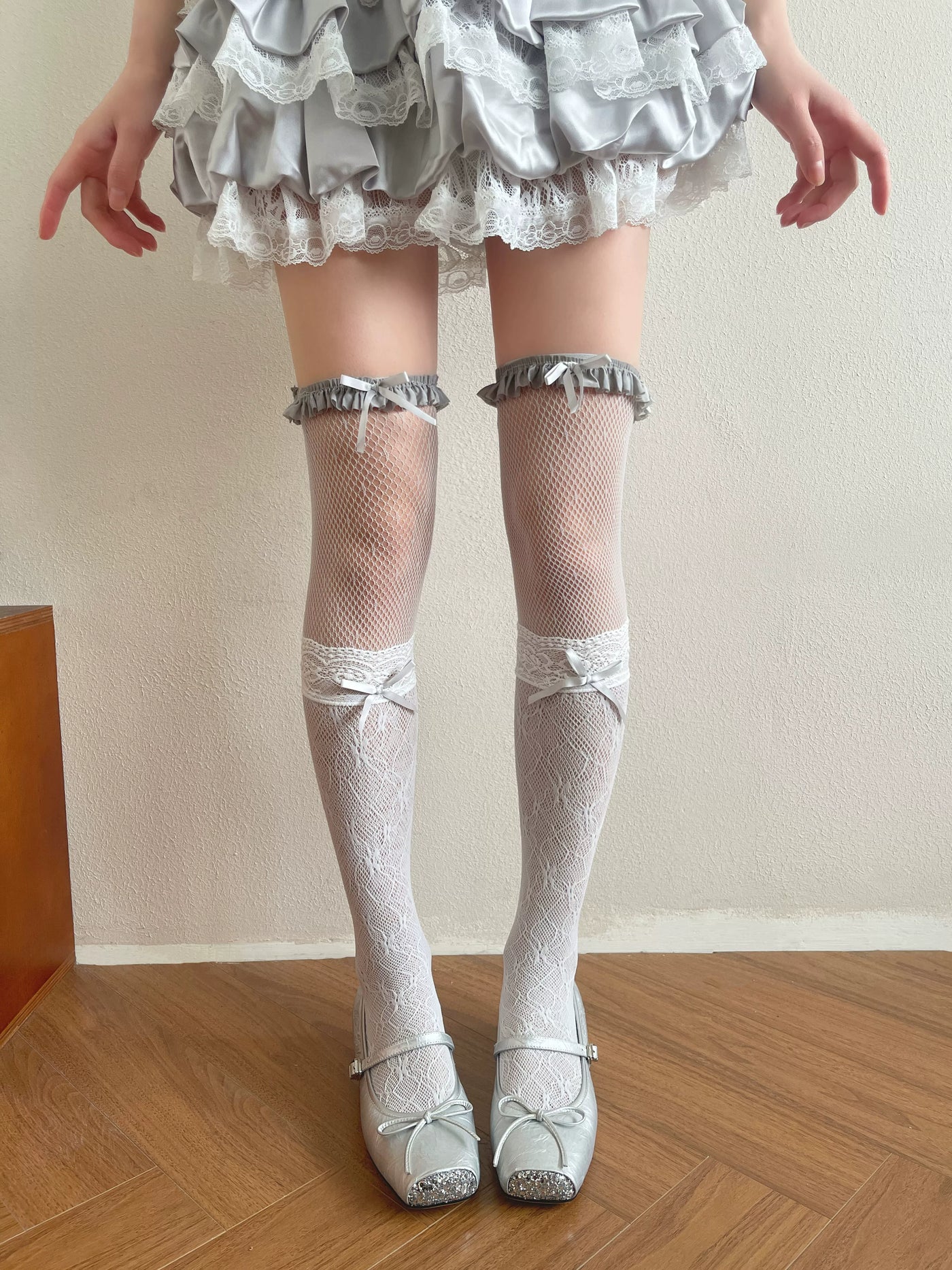 Sock Noble - Cream Lace Fishnet - Over-the-Knee Socks with Lace Bows