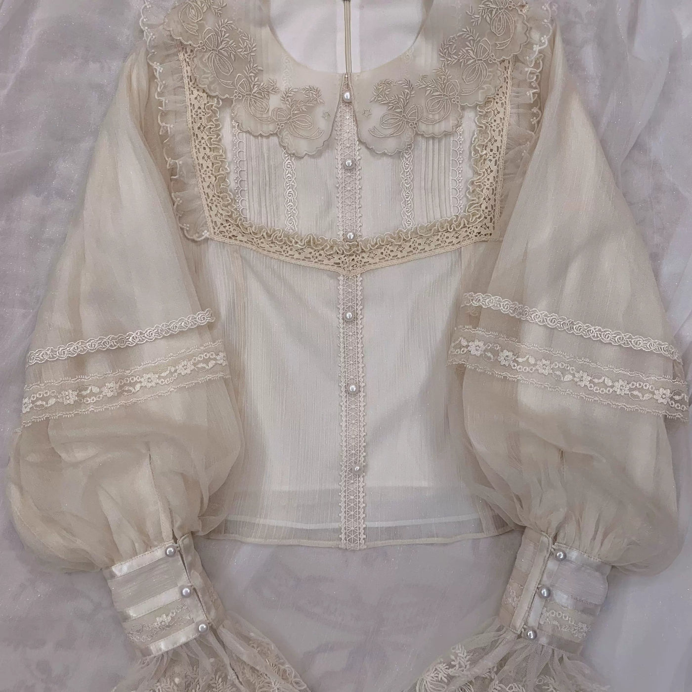 White crew neck undershirt variant of the scalloped lace puff sleeve lolita blouse