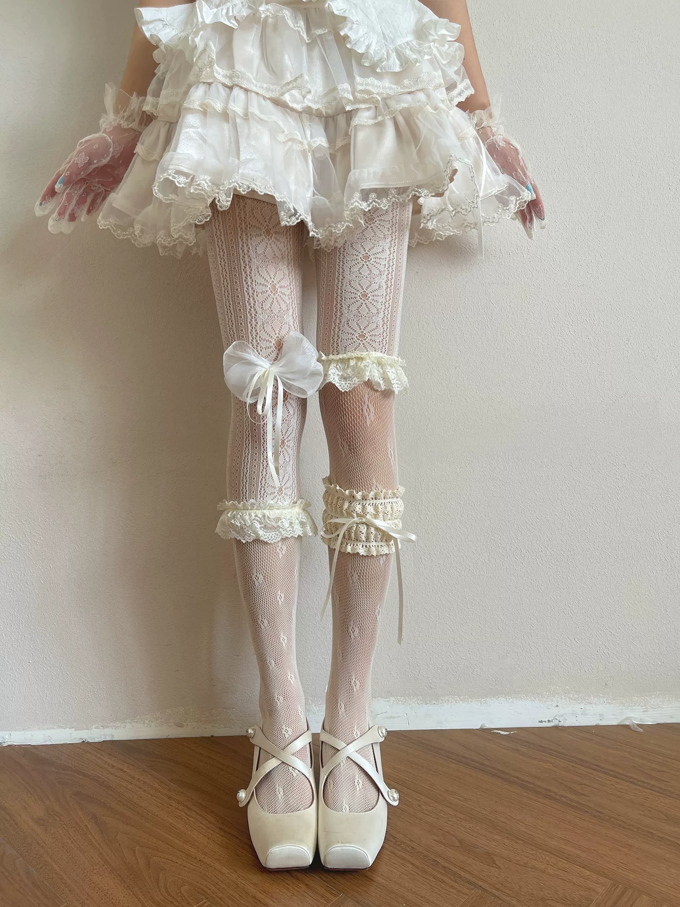 Sock Noble - Lace Bow Layering - Tights and leg garters with lace trim