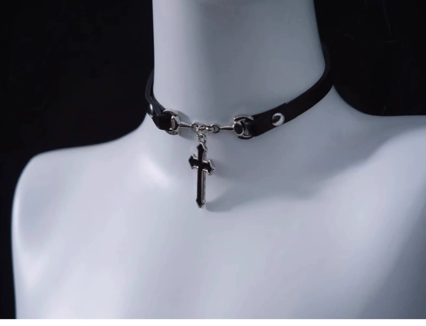 Strange Sugar - Gothic Lolita Choker with Cross - Pendant Neckwear