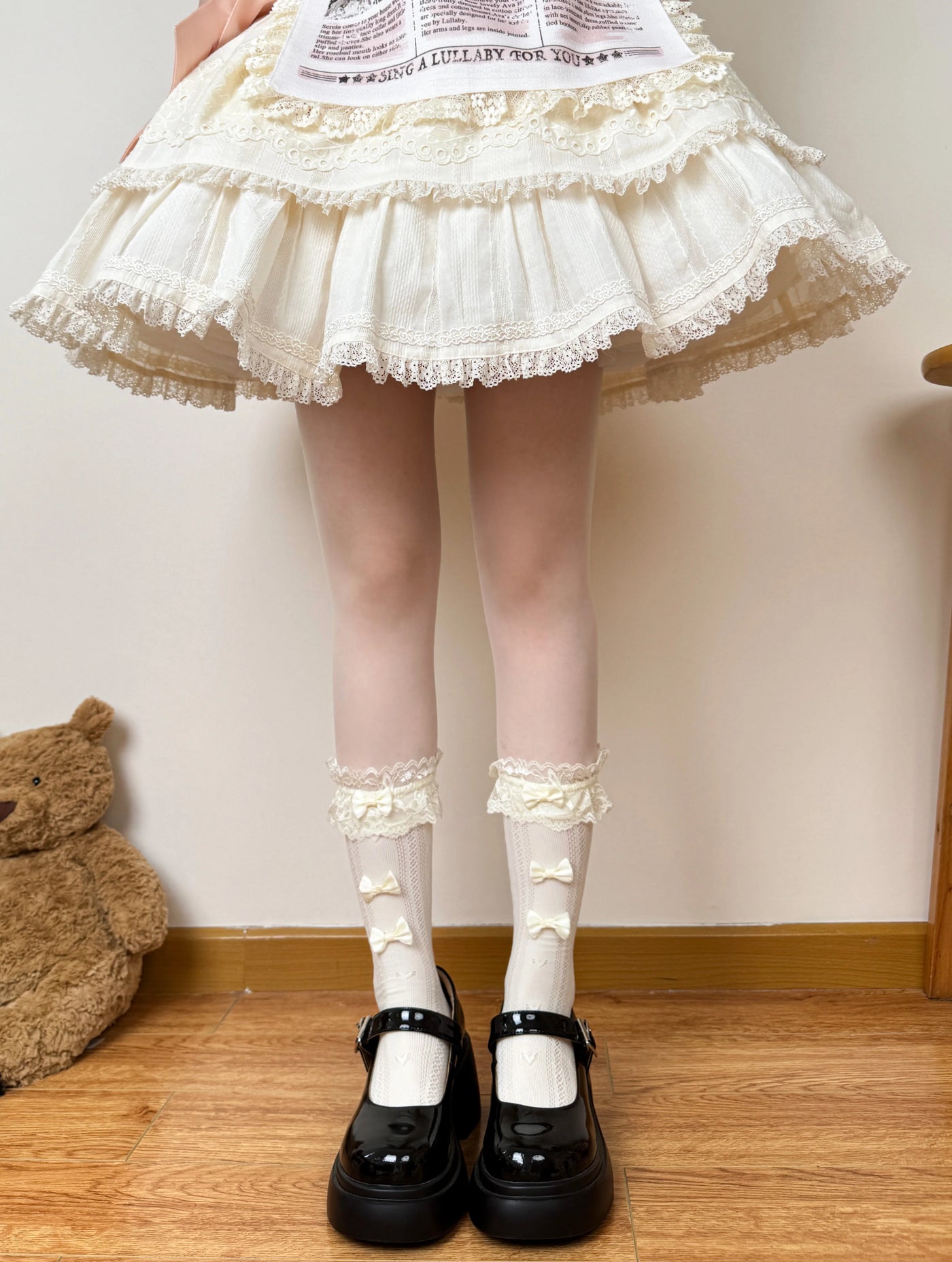 Chubby Bear Tales - Cream Bow Collection - Lace Socks with bow details