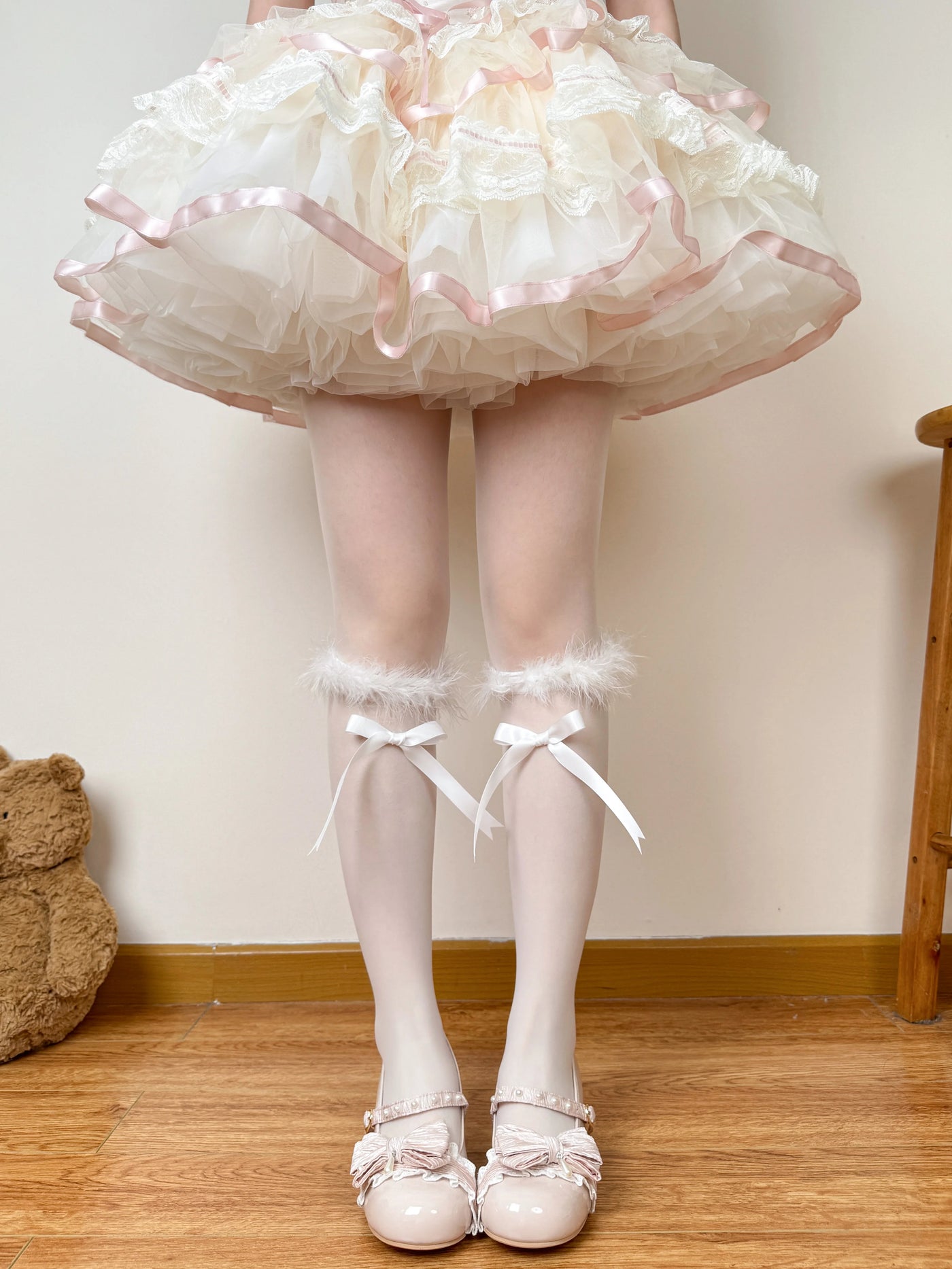 Chubby Bear Tales - Love Letter Ballet - Feather-Trimmed Calf Slouch Socks with Ribbon Bows