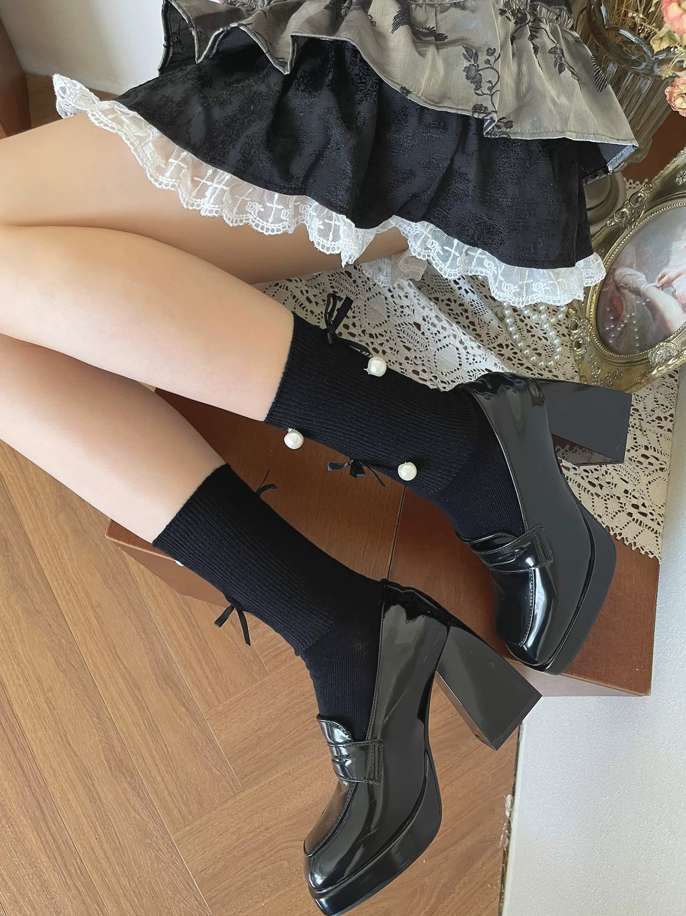 Sock Noble - Pearl Bow Slouch - Slouch Socks with Pearl and Bow Details