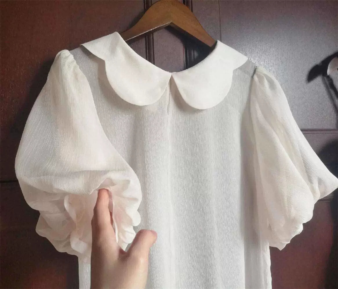 Sweetheart Dream Machine - Petal Collar Layering - Lightweight pullover blouse with a petal collar and puff sleeves