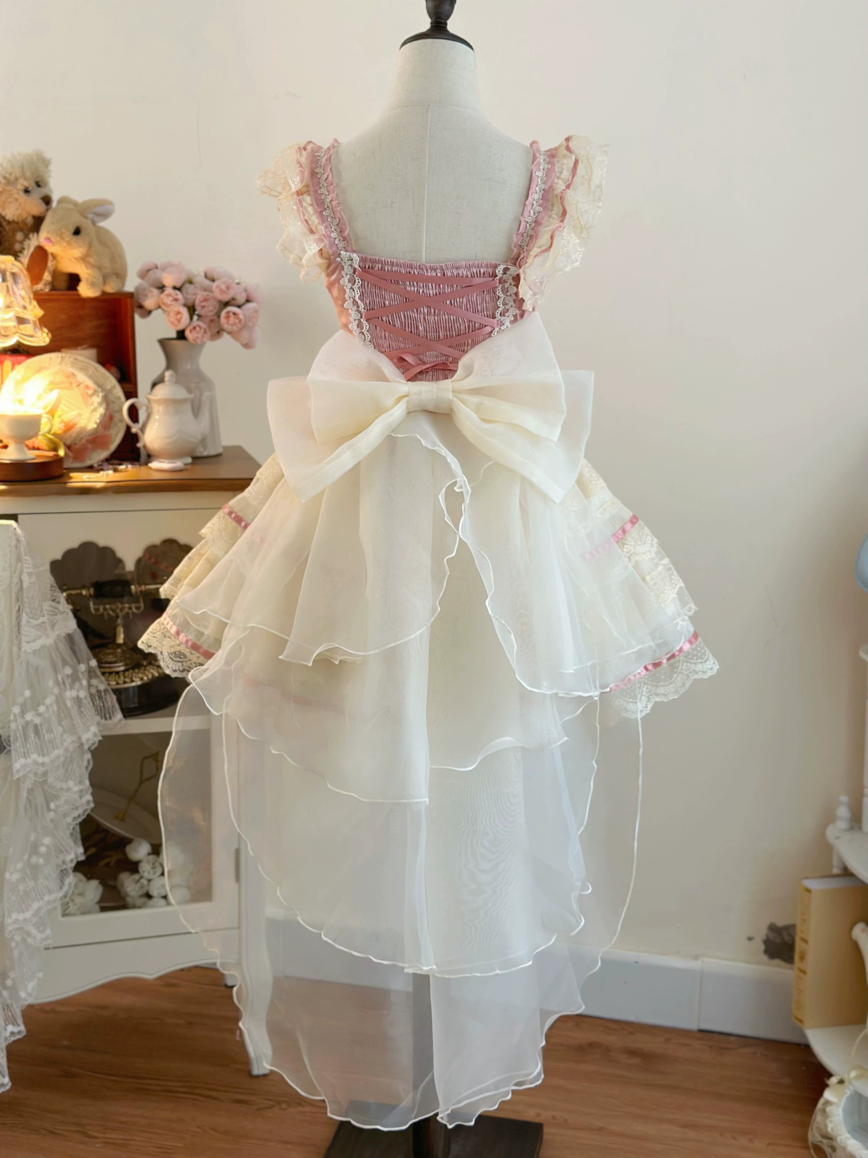Lady Han Maiden's Heart Ballet Bridal JSK dress by Lolita Fetch, featuring intricate lace and elegant satin fabric.
