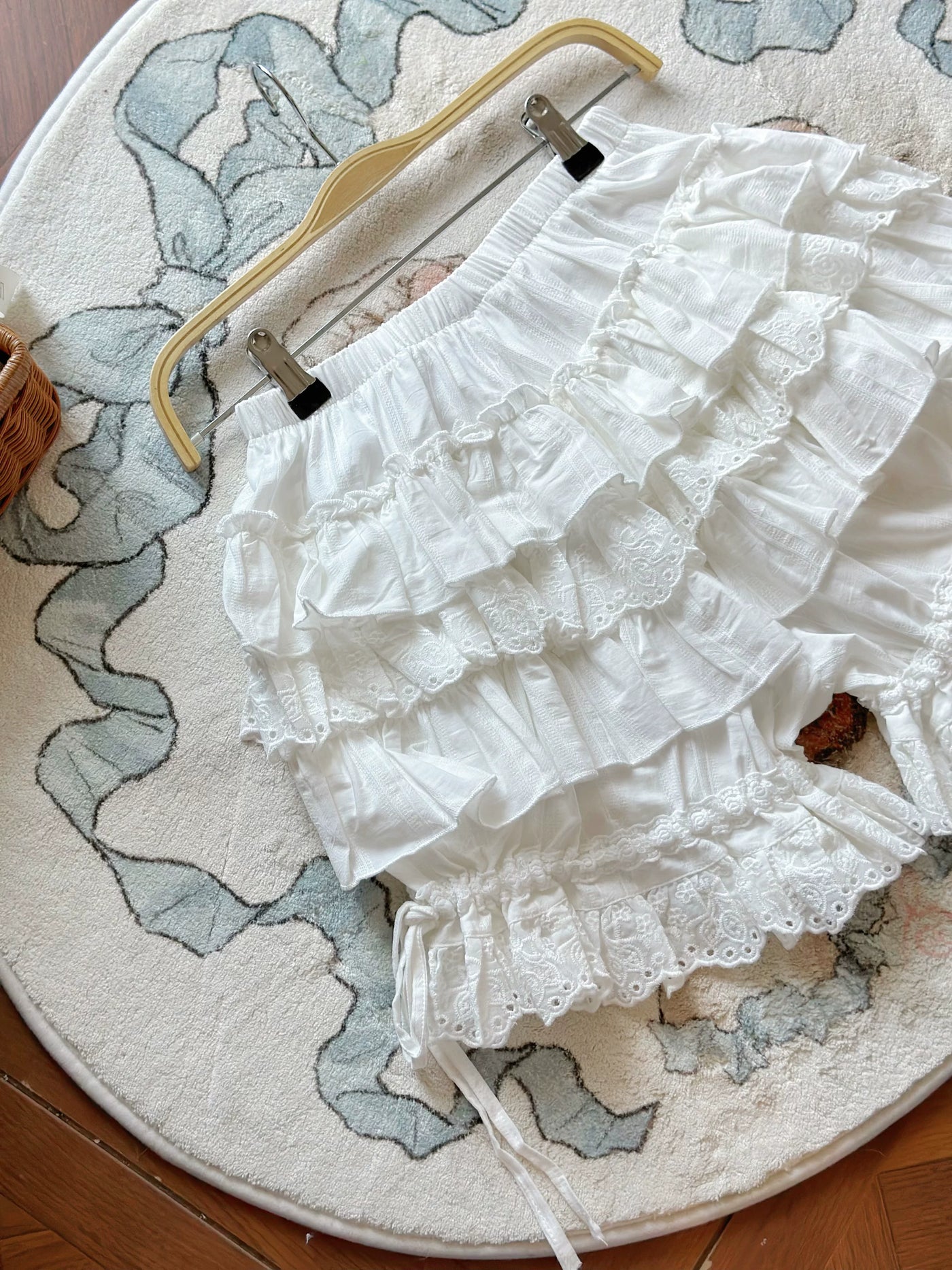 Jelly Girl white and beige layered lace bloomers with bows