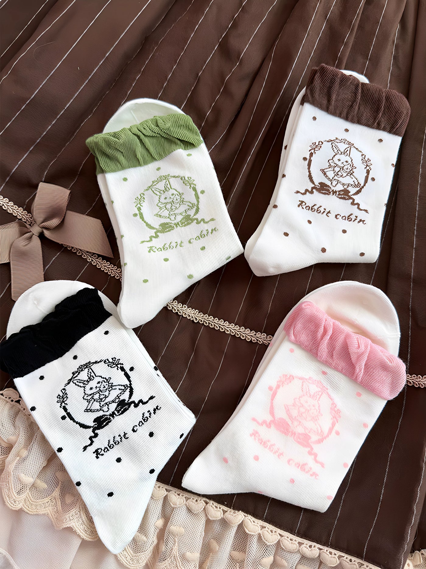 Milky Star Qiaoqiao - Rabbit Cabin - Ruffled Short Socks with a Rabbit Print