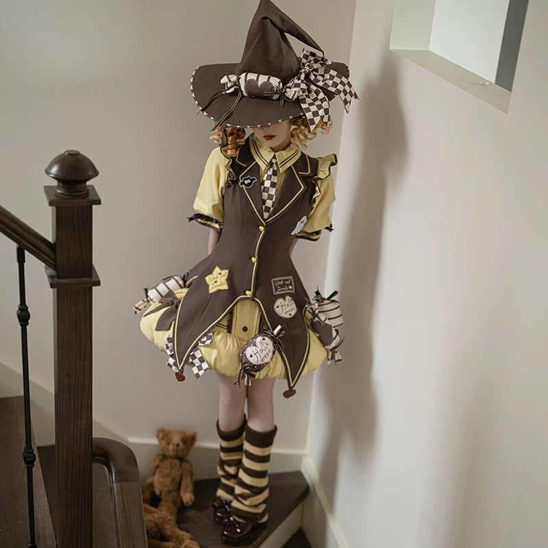 Baozi Pig - Witch and Paradise - Brown Witch Hat with Pointed Crown and Checkerboard Bow