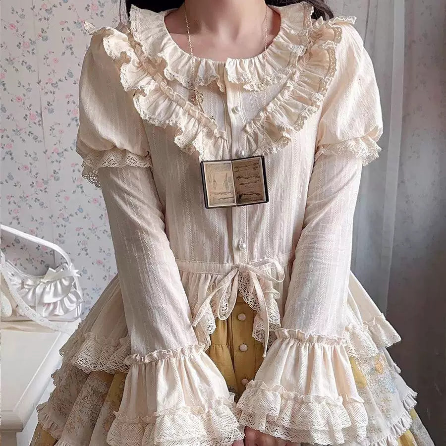 Sweetheart Dream Machine - Bubble Frill - Natural-tone blouse with a ruffled lace collar