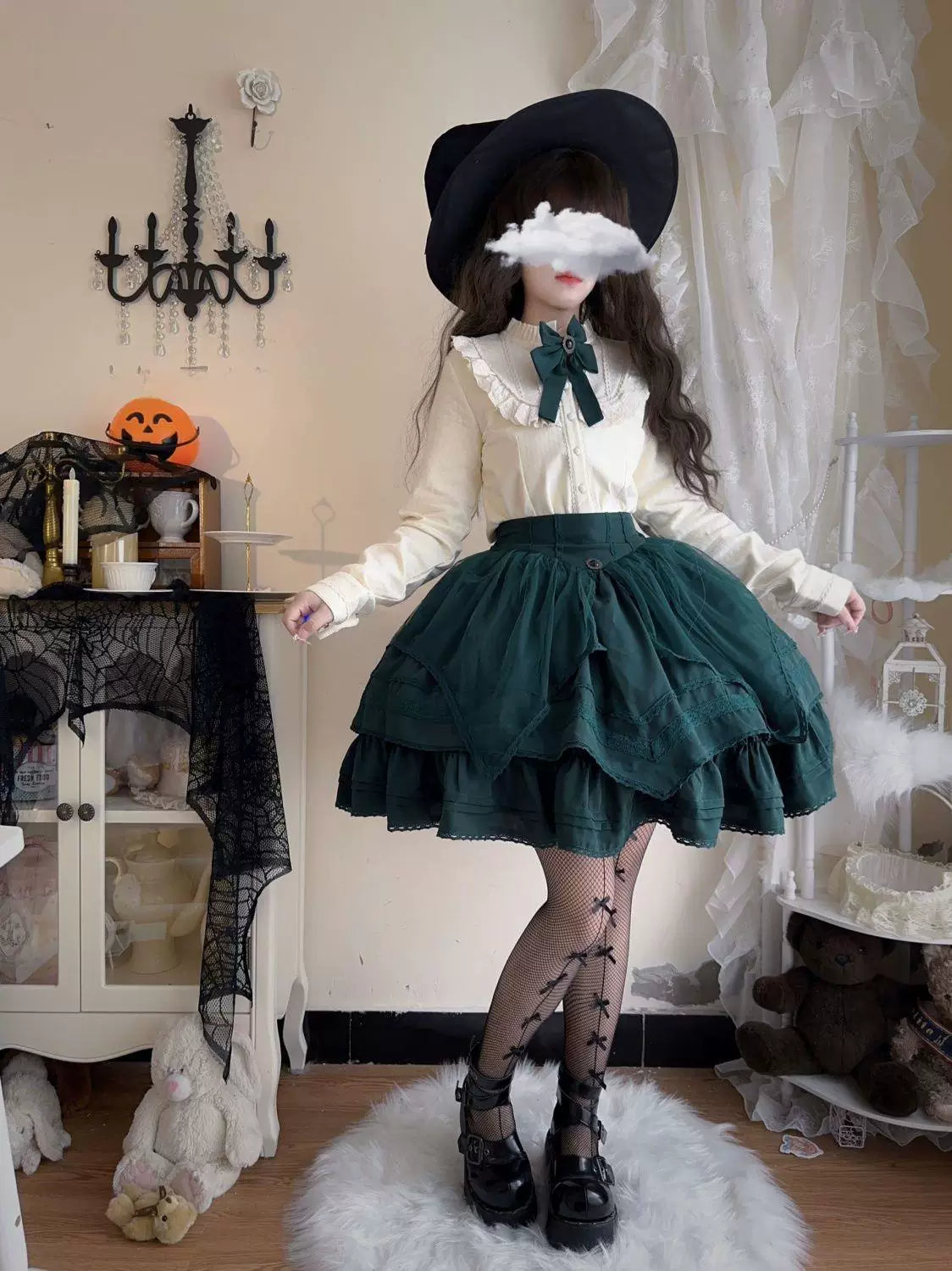 Sweetheart Dream Machine - Heiress Collar - Long-sleeve blouse with a ruffled lace collar