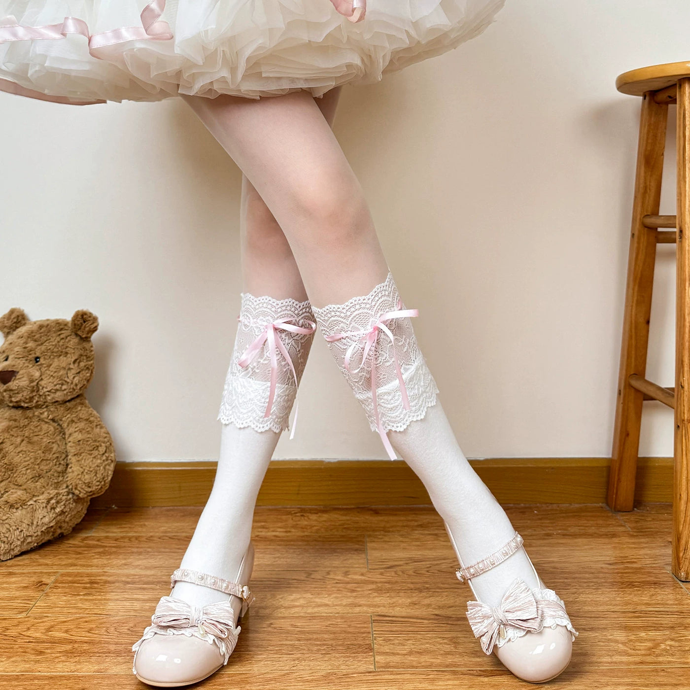 Chubby Bear Tales - Cream Ballet Lace - Bow-Trimmed Lolita Socks