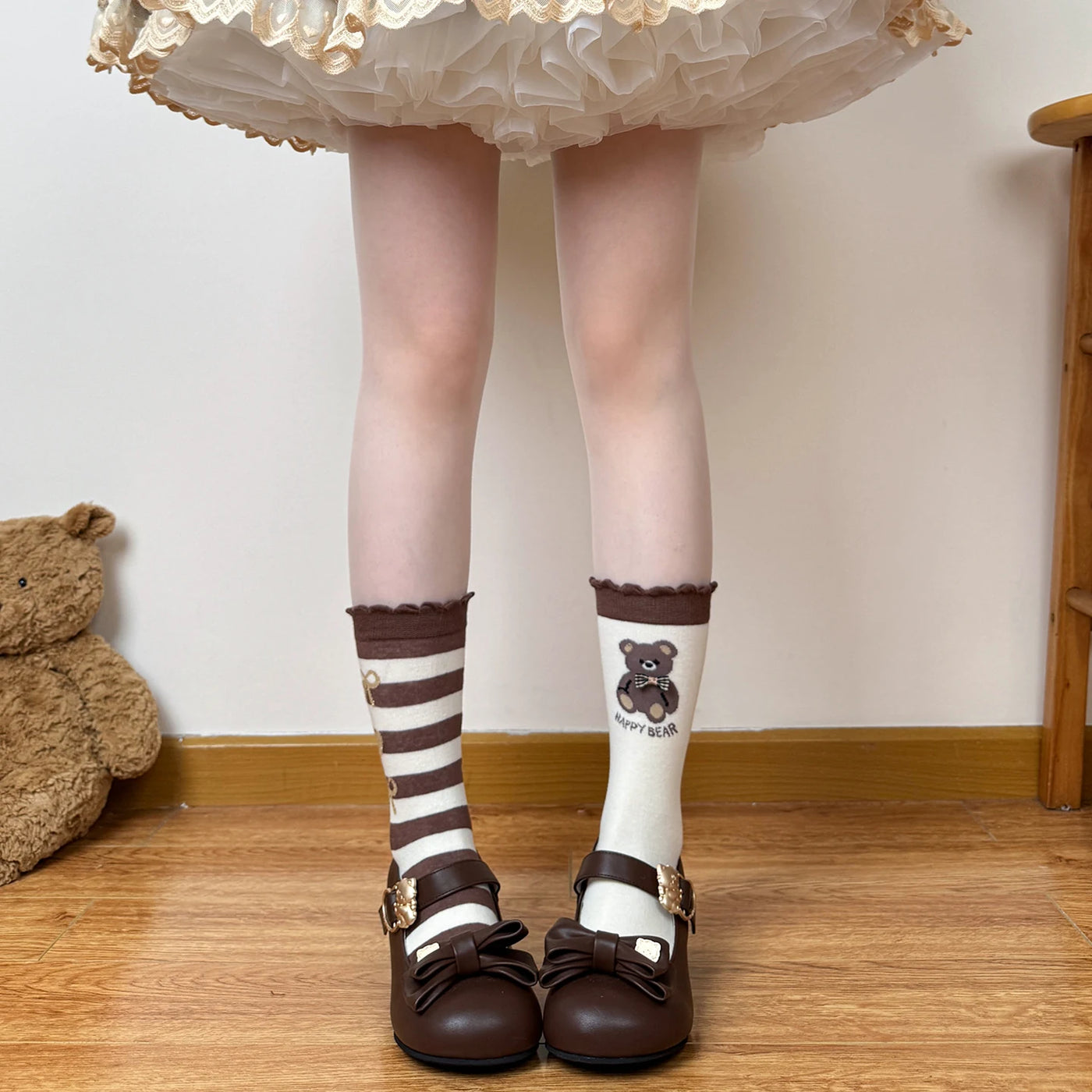 Chubby Bear Tales - Baguette Little Bear - Mid-calf socks with bear motifs and bow details
