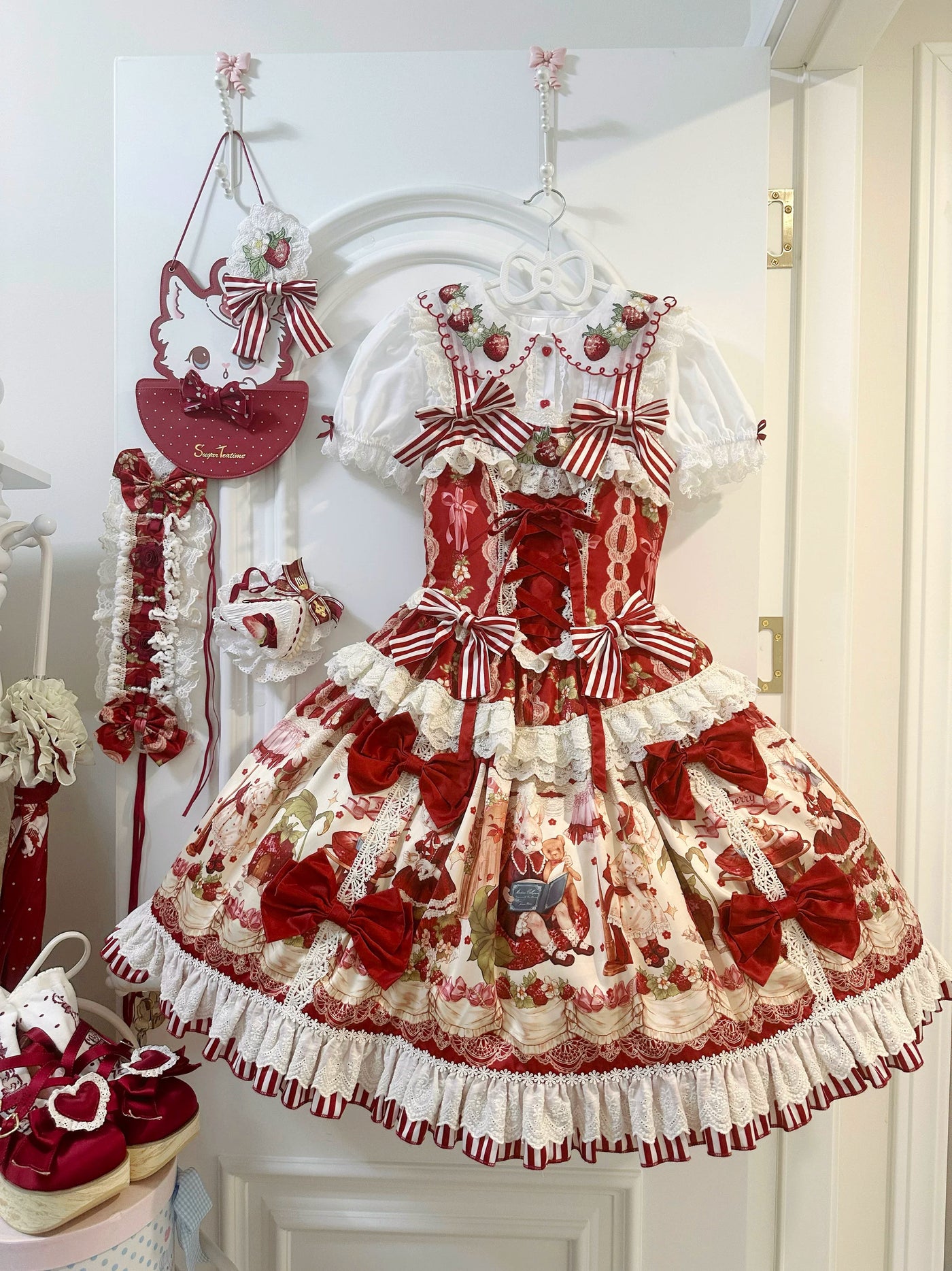 Fantasy Strawberry Garden - Short-Sleeve Lolita Blouse - detail view 2