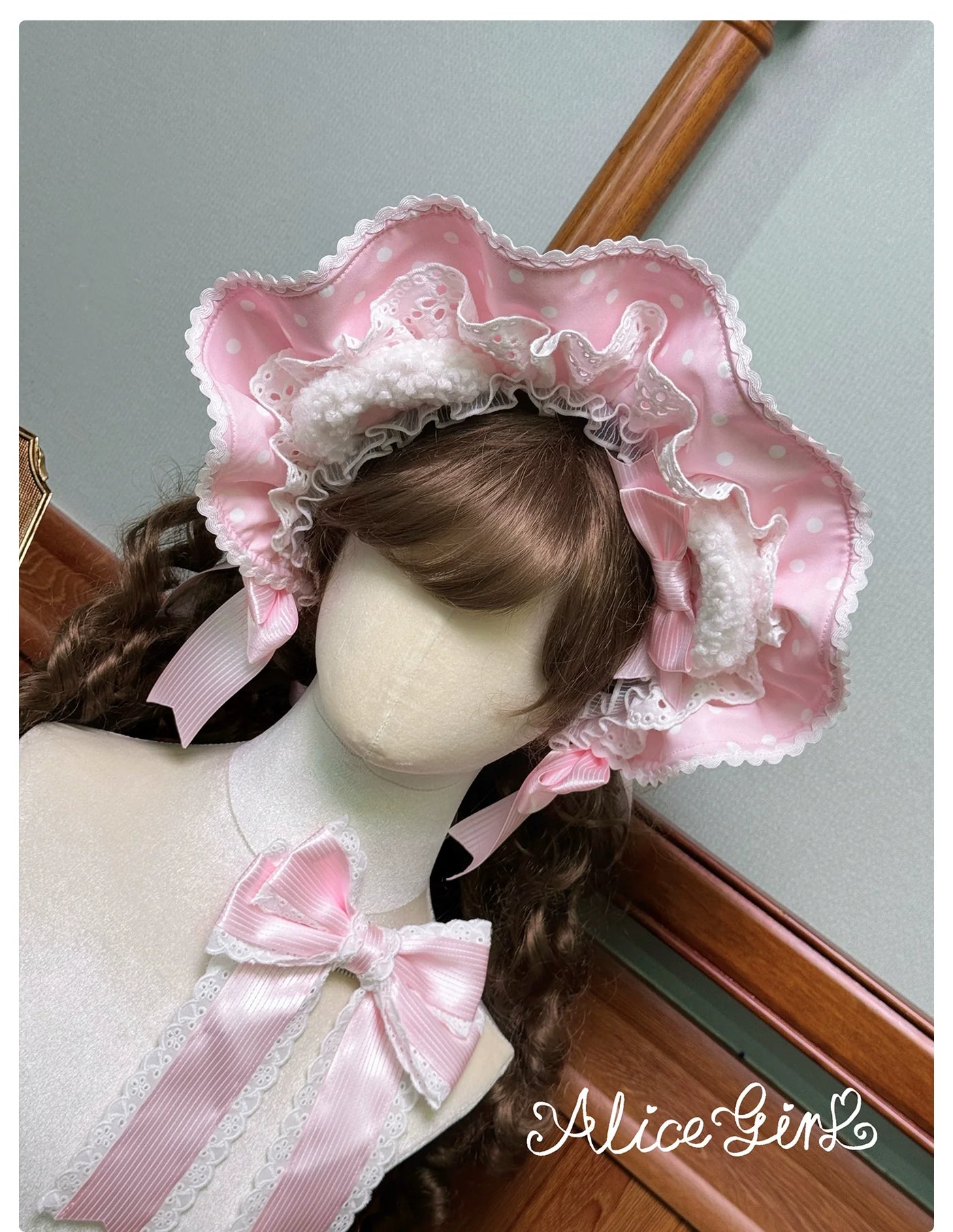 Alice Girl - Old School Polka Dots - Sweet Lolita BNT & Detachable Sleeves