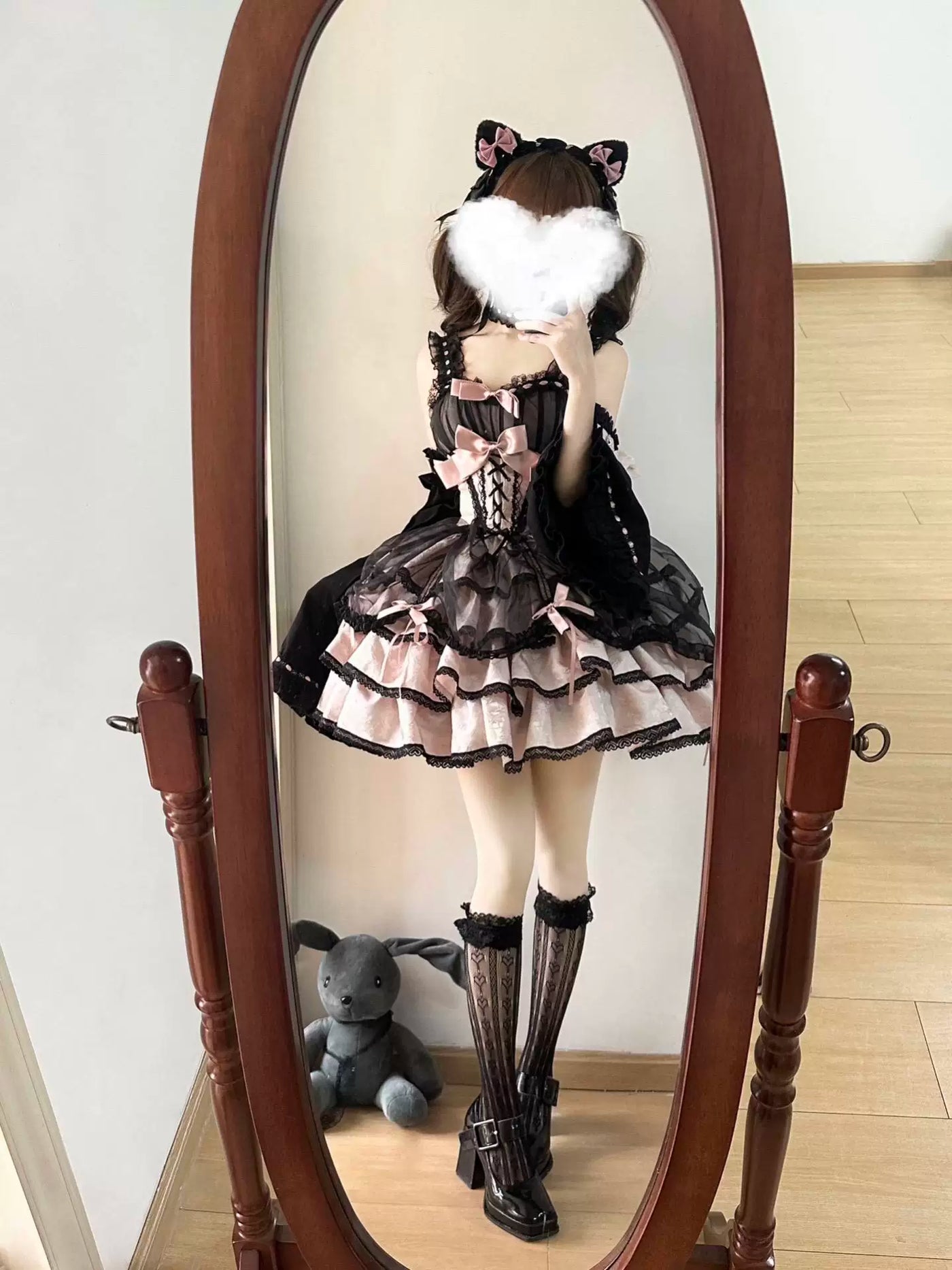 Creamy - Pink Noir - Black-and-pink JSK dress with matching arm sleeves and ribbon bows