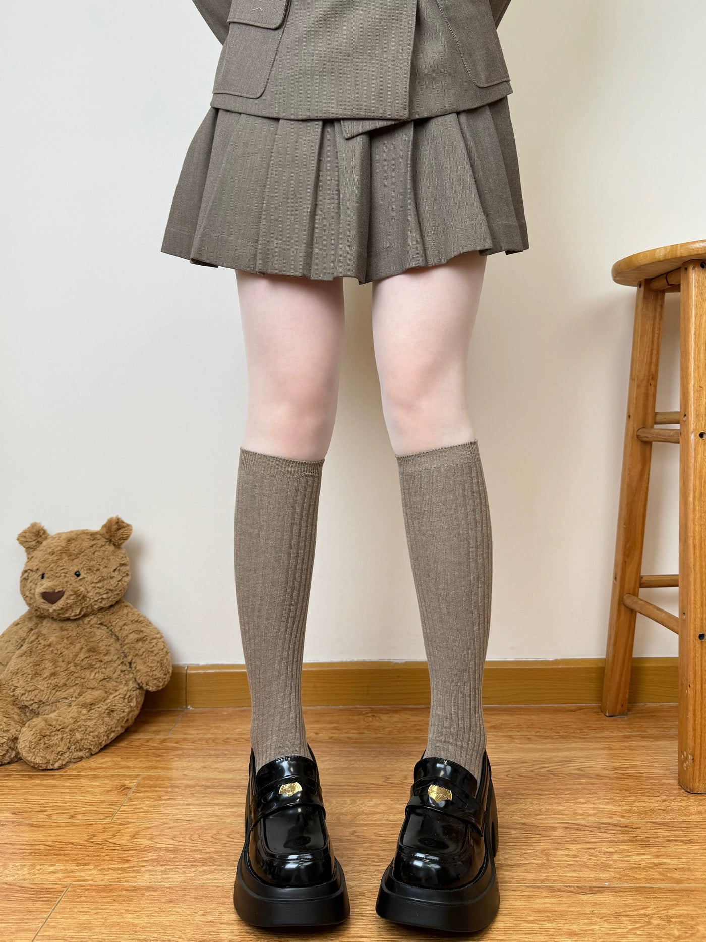 Chubby Bear Tales - Coffee-Tone Prep - Mid-calf socks with a solid ribbed slouch