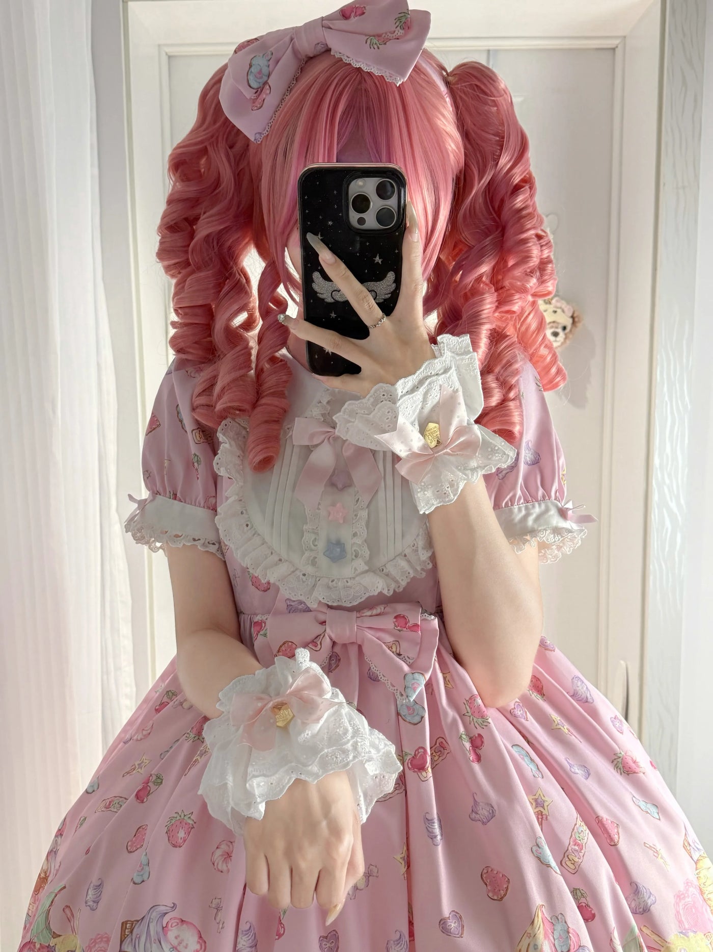 Fantasy Doll - Pink Bow Lace - Pink hand sleeves with lace trim