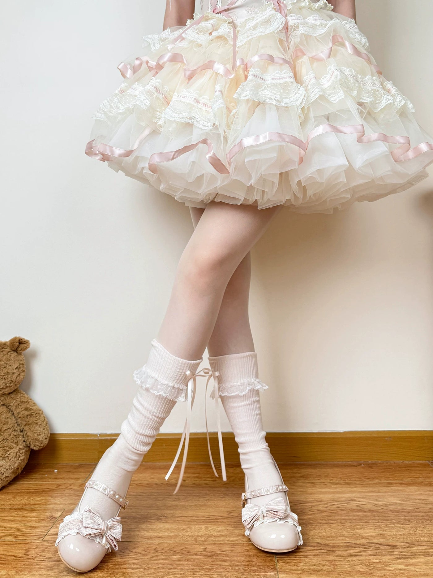 Chubby Bear Tales - Cream Ballet - Slouch Calf Socks with Lace Trim and Bows
