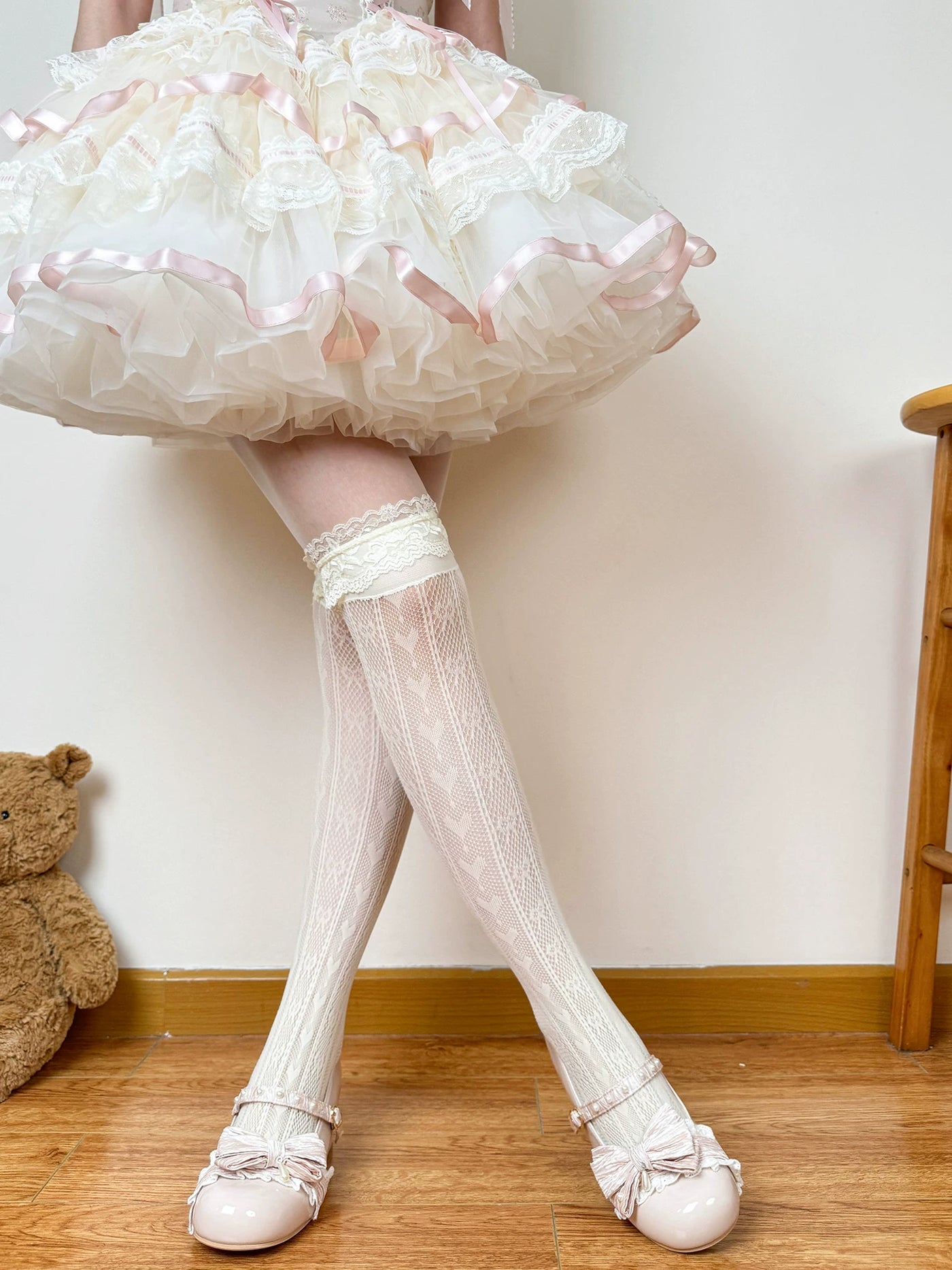 Chubby Bear Tales - Sophia Ballet - Milky-Yellow Mid-Calf Lace Bow Slouch Socks