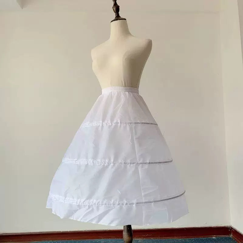 White 55 cm three-hoop petticoat on a mannequin