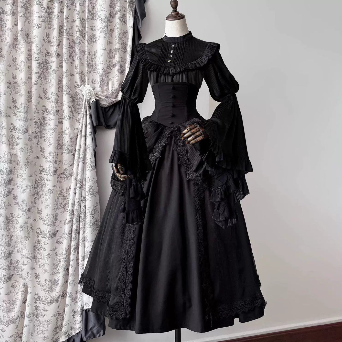 Sweetheart Dream Machine - Gothic Hime - Hime-Sleeve Top and Fishbone Skirt Set
