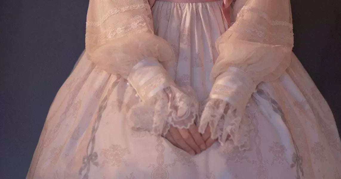 Sweetheart Dream Machine - Starry Cloud Twin Rabbit - Long-Sleeve Lolita Inner Blouse with Floral Lace Collar
