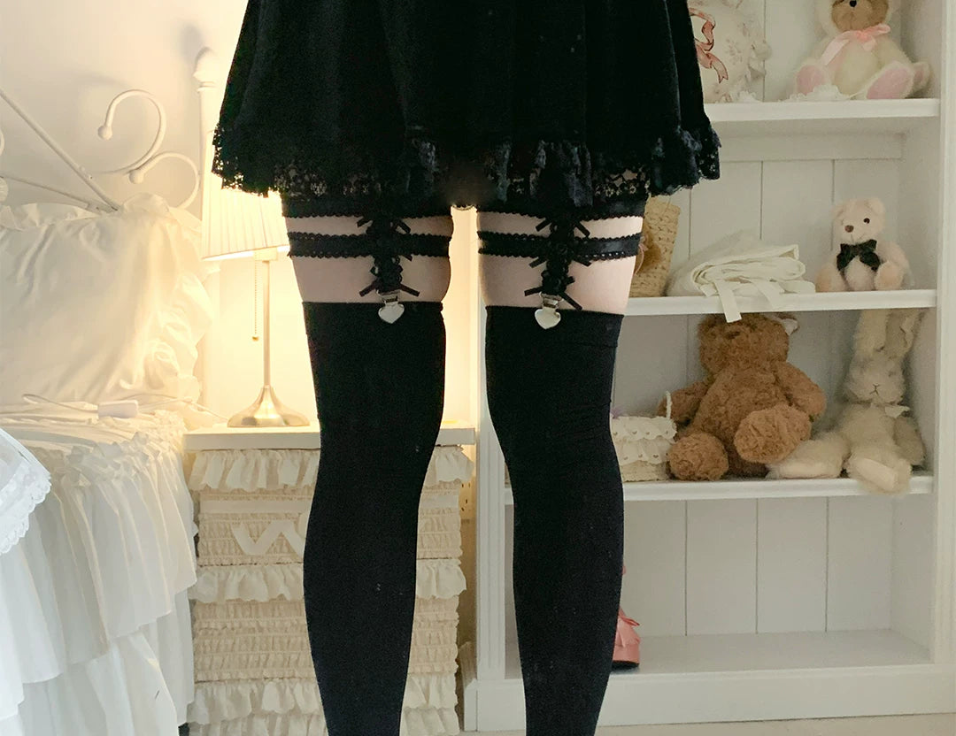 roji roji - Double Rose - Adjustable Sock Clip with Lace Trim