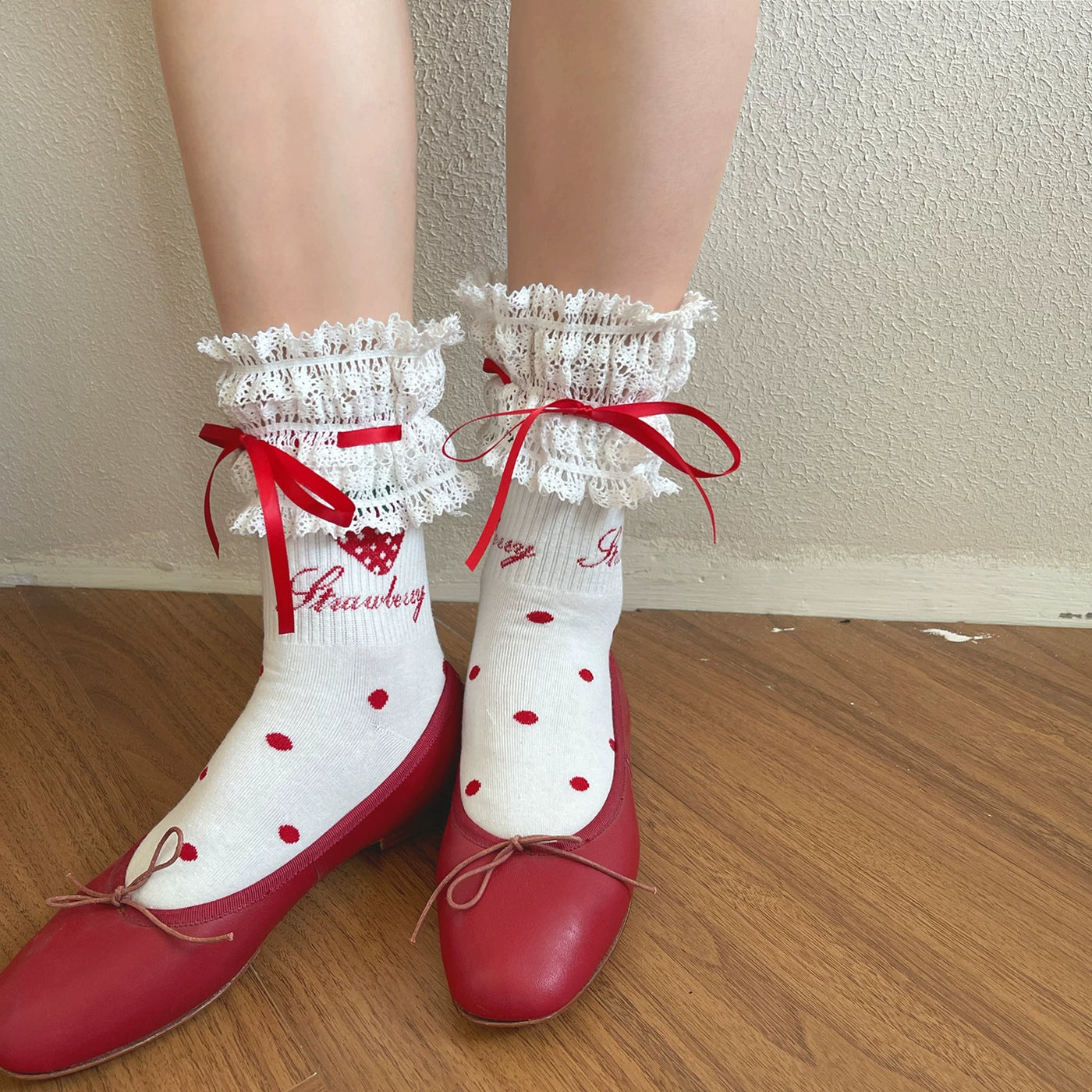 White strawberry style Sweet Lolita lace mid-calf sock